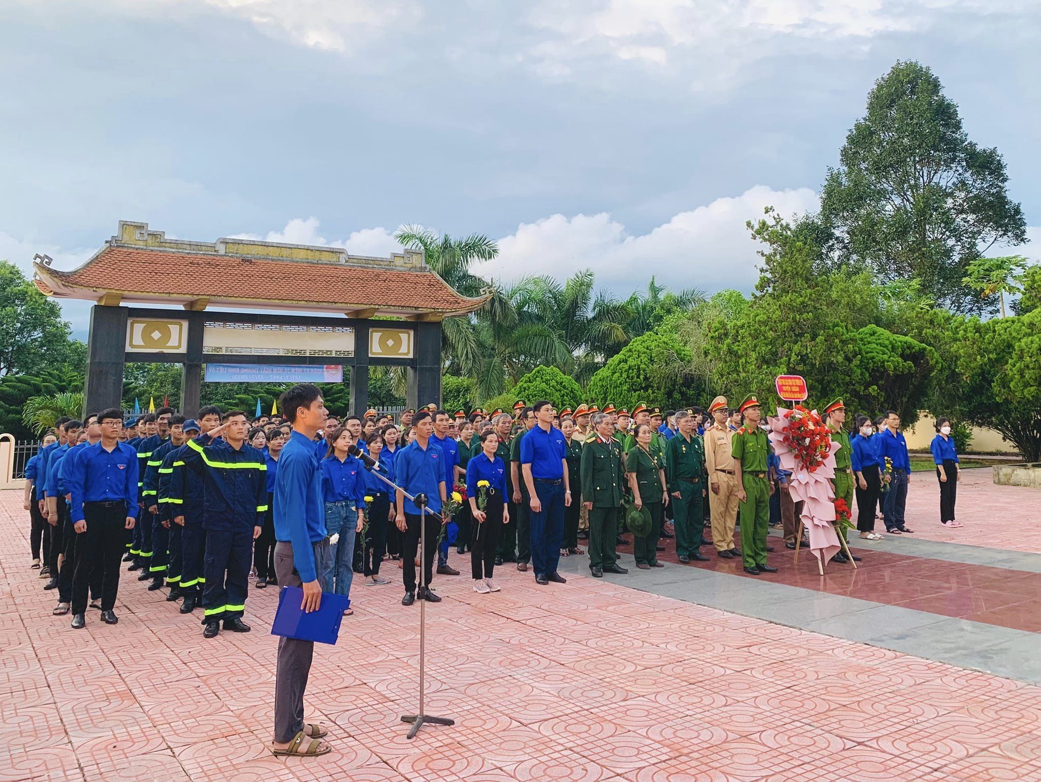 thắp nến toàn cảnh